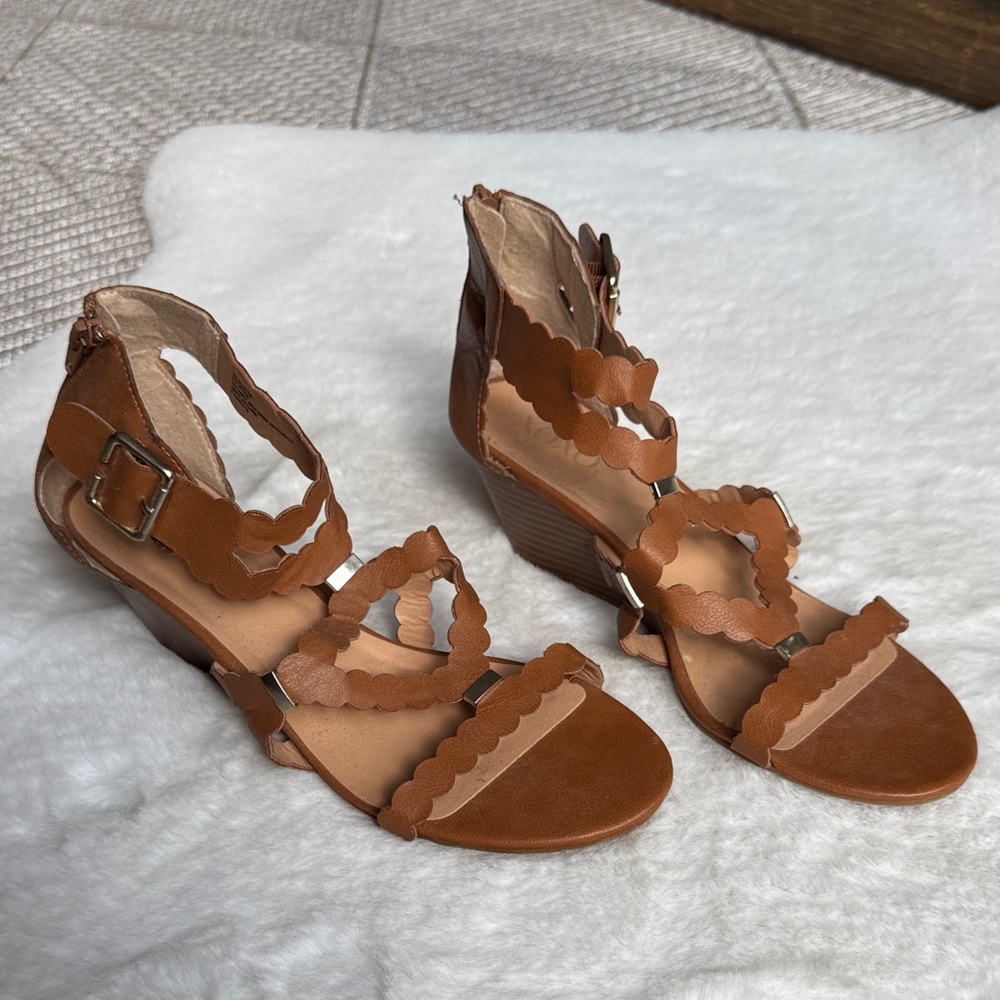 XOXO Scalloped Brown Heels